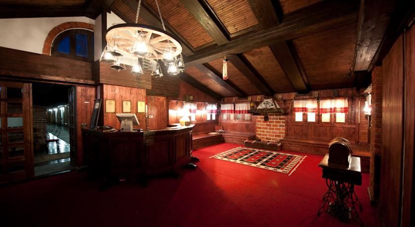 Hotel Restaurant Bujtina E Gjelit ティラナ エクステリア 写真