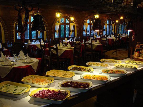Hotel Restaurant Bujtina E Gjelit ティラナ エクステリア 写真
