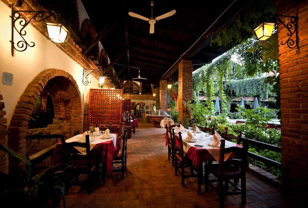 Hotel Restaurant Bujtina E Gjelit ティラナ エクステリア 写真