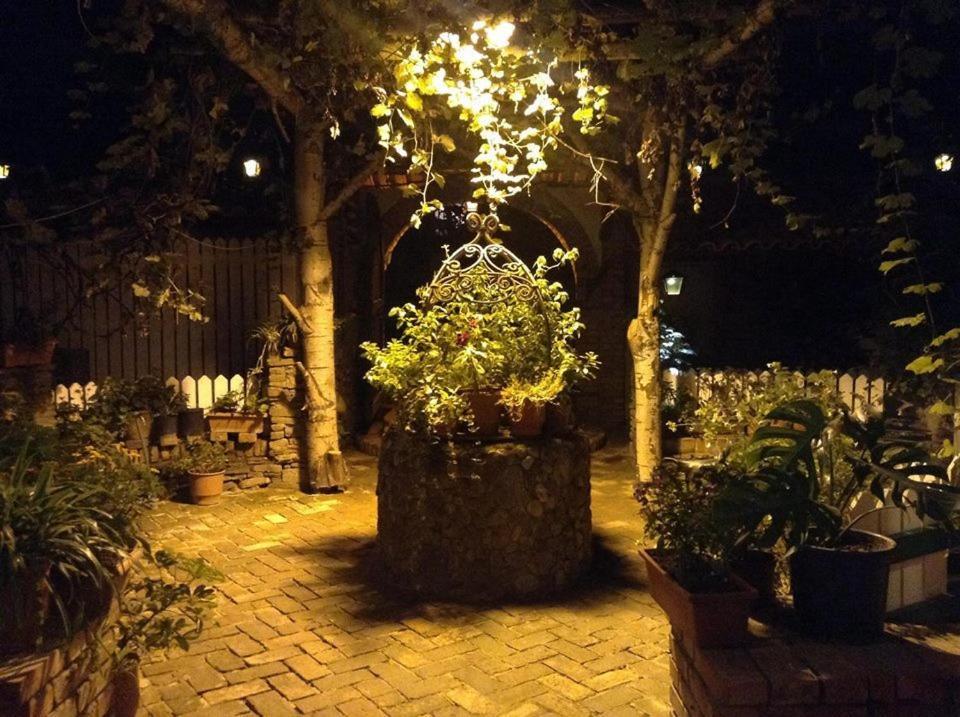 Hotel Restaurant Bujtina E Gjelit ティラナ エクステリア 写真