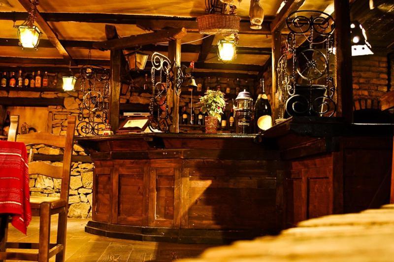 Hotel Restaurant Bujtina E Gjelit ティラナ エクステリア 写真